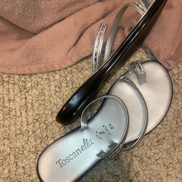 Super cute sandals with bling - Picture 2 of 2